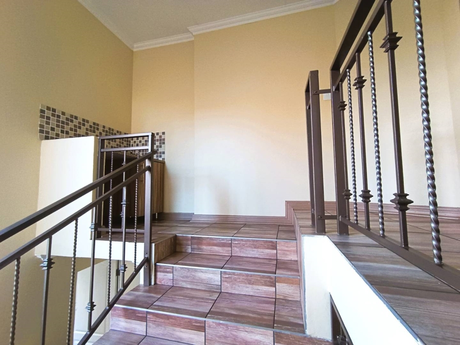 4 Bedroom Property for Sale in Heuwelsig Free State